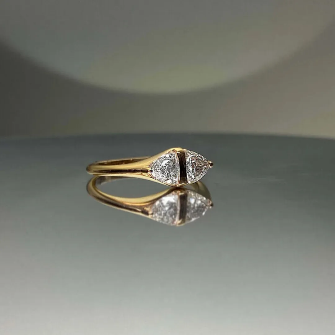 /public/photos/live/Vintage Diamond Triangle Moissanite Ring 669 (2).webp